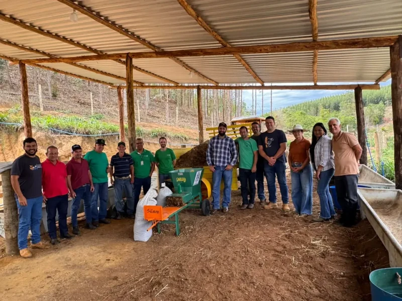 Aracruz amplia apoio ao produtor rural com ensacadeira para conservação de silagem e forragens