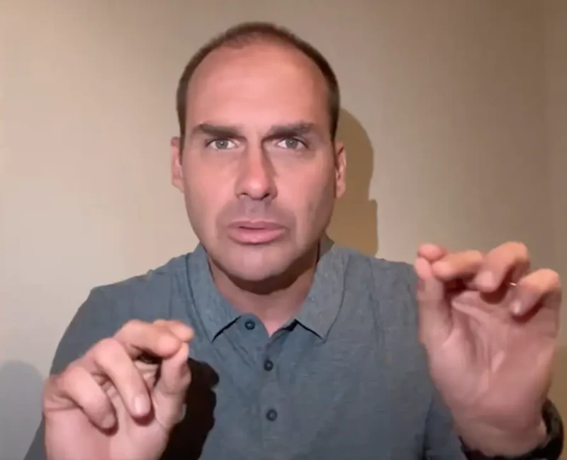 Ministério da Justiça demite Eduardo Bolsonaro da PF por abandono de cargo