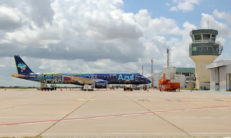 Instabilidade no GPS afeta voos da Azul operados com jatos da Embraer