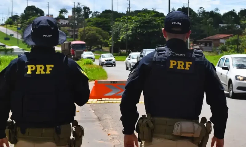 PRF reforça fiscalização no feriado de Finados e alerta sobre uso de celular