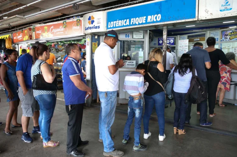Mega-Sena acumula e prêmio chega a R$ 102 milhões; veja os números sorteados