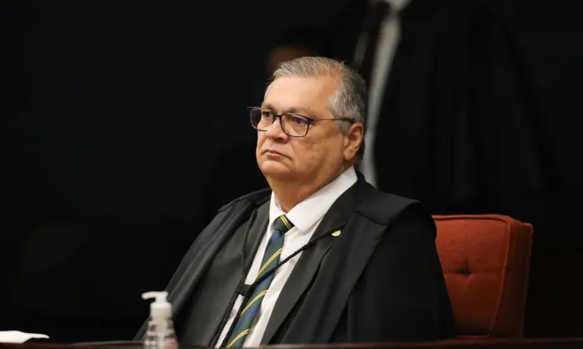 Dino pede a Fachin investigação sobre relação de instituto ligado a Mendonça com Banco Master