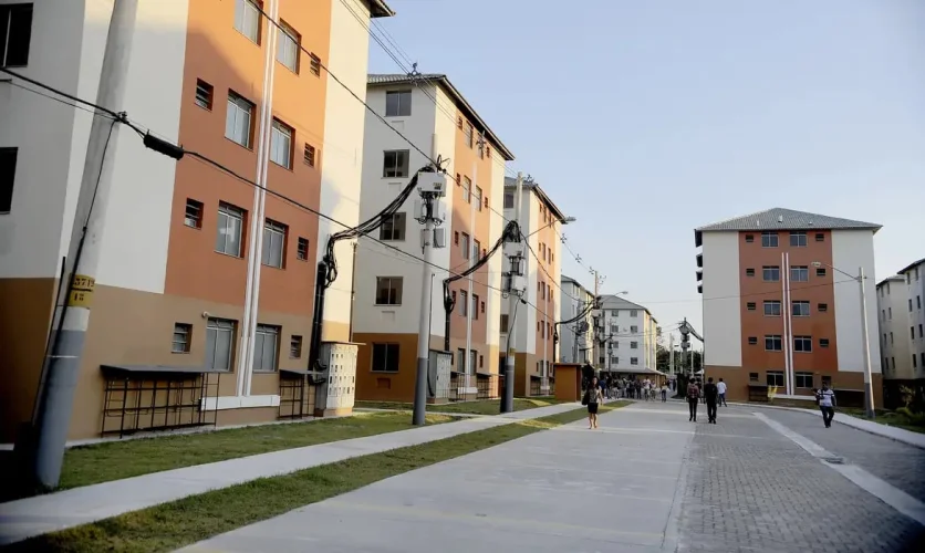 Quantas pessoas pagam aluguel no Brasil? A quantidade de brasileiros com casa própria diminuiu?
