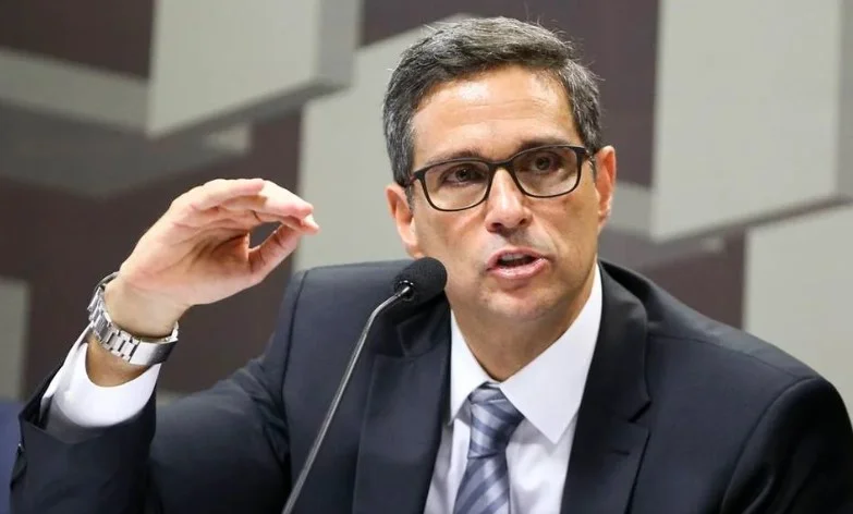 Deputado do PT aciona PGR contra Campos Neto por suposta omissão na supervisão do Banco Master