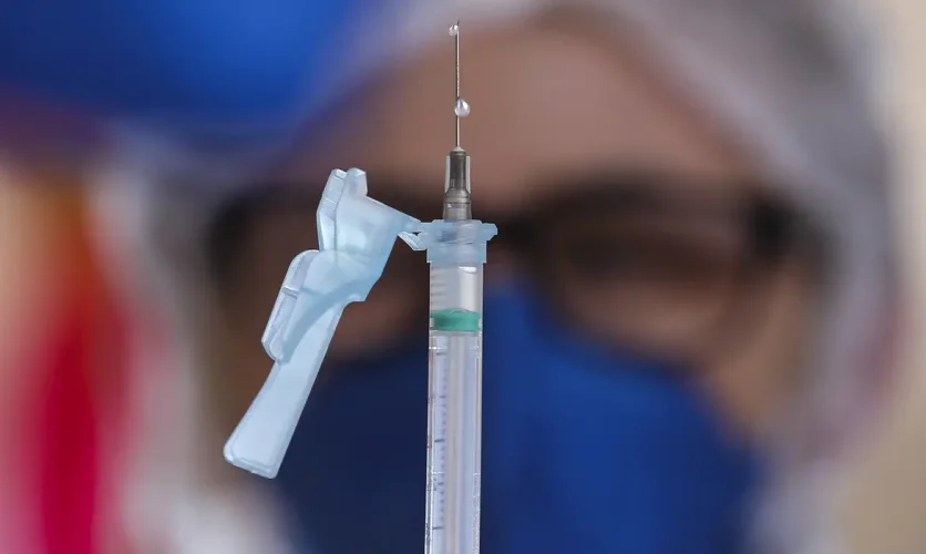 Vacina covid: ES recebe mais de 30 mil doses